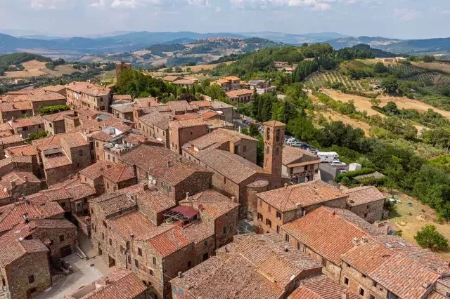 Bu qəsəbəyə köçənlərə pul verilir