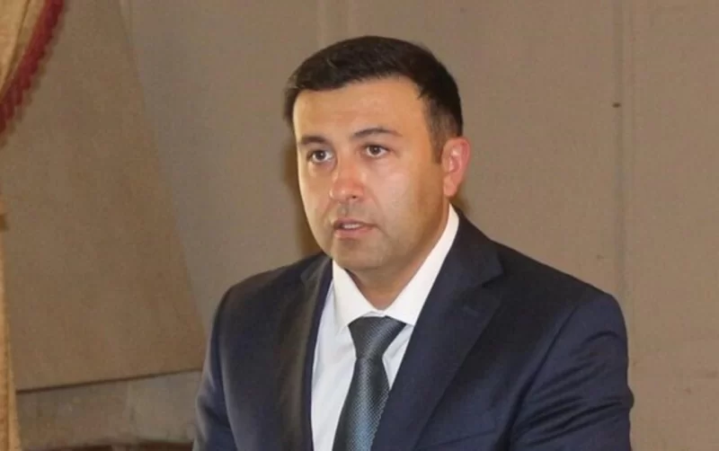 İcra başçısı onu işdən çıxardı - Foto