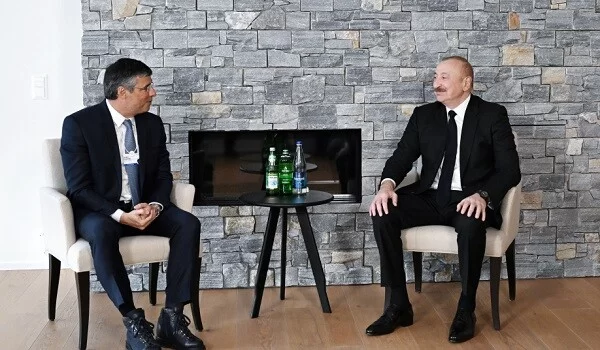 İlham Əliyev Davosda Andre Esteveslə görüşdü