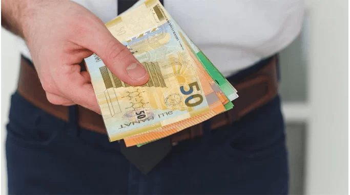 Bu şəxslərin maaşlarına əlavələrlə bağlı YENİLİK