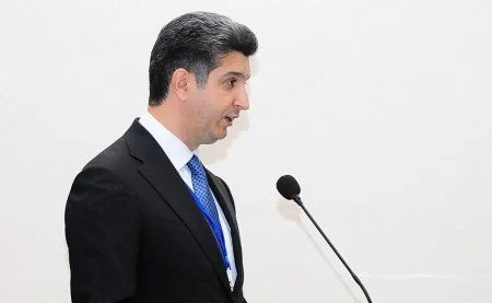 Vüqar Novruzov 3 nəfəri işdən çıxardı